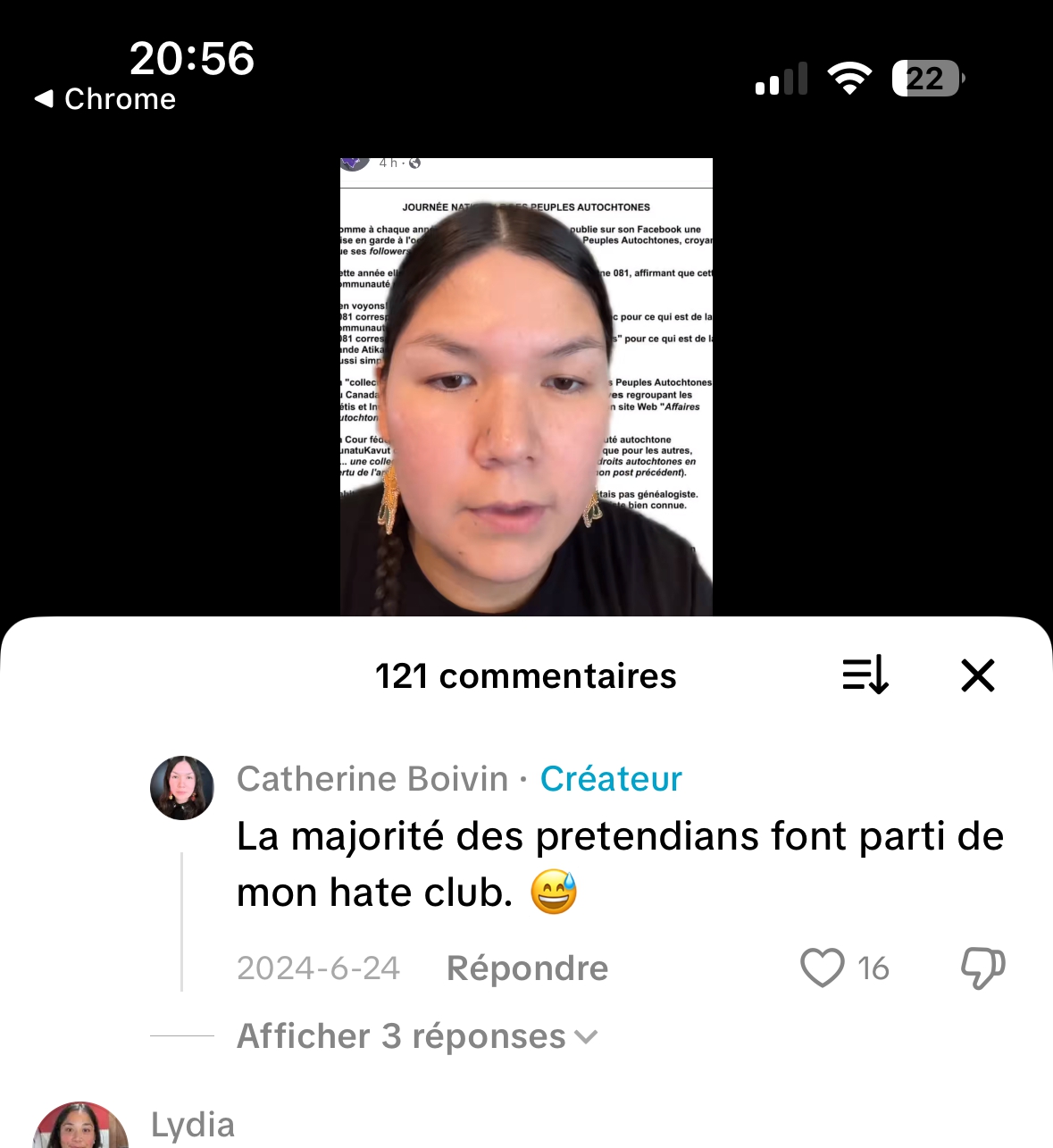 Son comportement sugg&egrave;re qu&rsquo;elle interpr&egrave;te des opinions contraires comme &eacute;tant des preuves de pers&eacute;cution